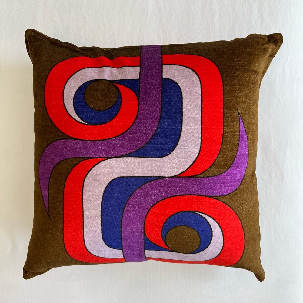 Jonathan Adler 💛 NIB “Sold Out”  Madrid Supergraphic Pillow